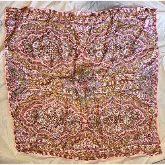 Vintage VERA Neumann Hand Rolled Silk Scarf ~ Abstract  ~ 31" x 31" - Picture 7 of 8